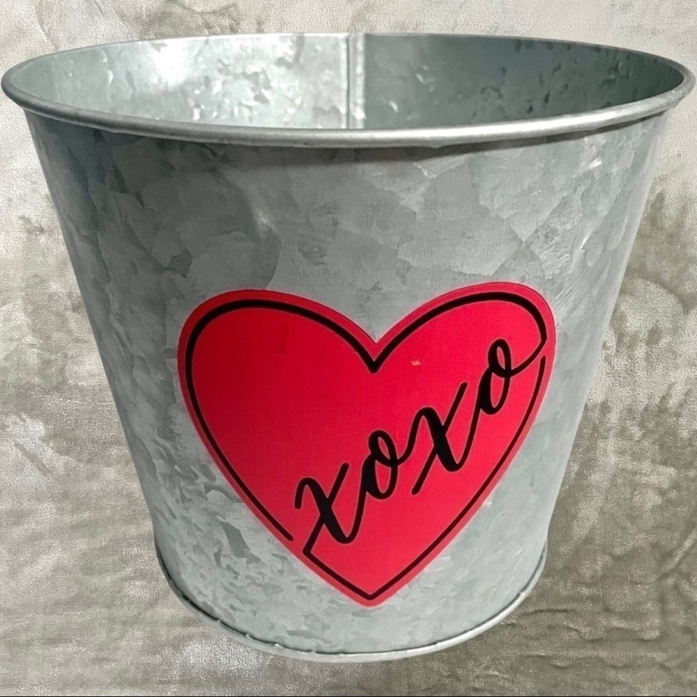 XOXO Heart Tin Bucket Galvanized Metal Pail Valentine Decor Planter Gift Basket